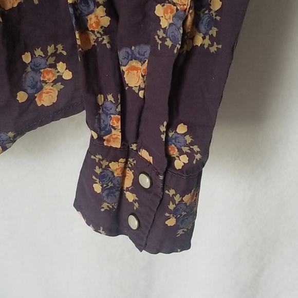 MOSSIMO floral print button down top - Picture 3 of 5